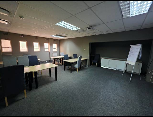24,253M² WAREHOUSE TO LET IN STORMILL